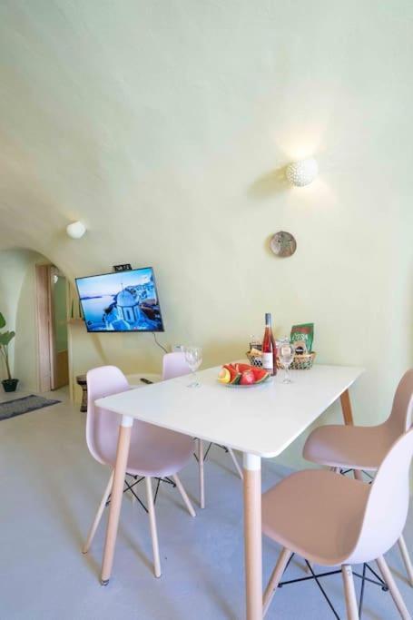 Santorini Oasis- Cave House Villa Fira  Luaran gambar