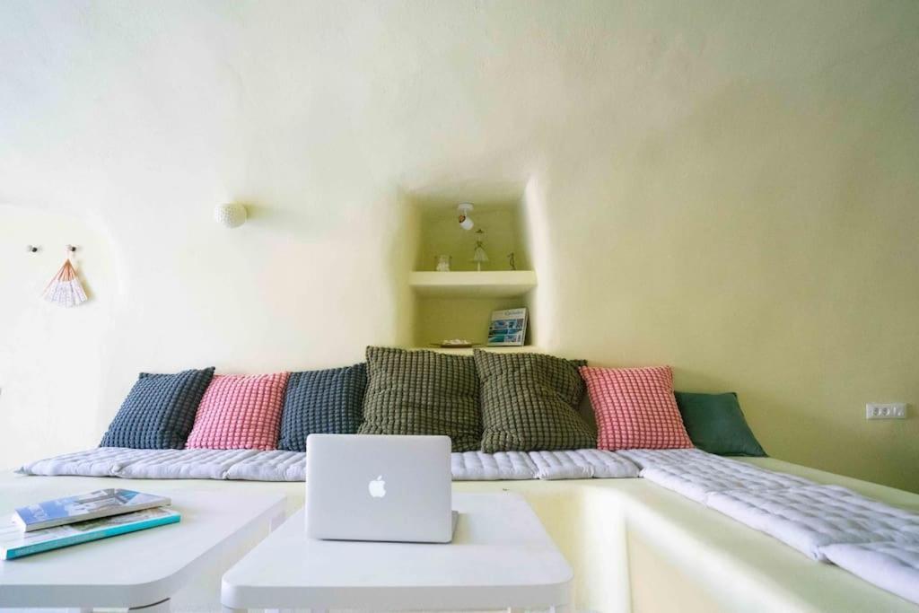 Santorini Oasis- Cave House Villa Fira  Luaran gambar